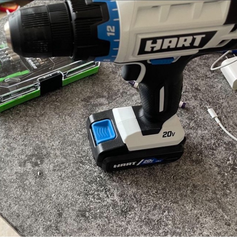 hart 20v drill with  battery and charger - Picture 6 of 6